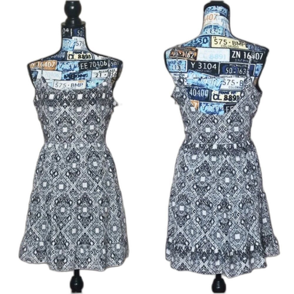 GB GIANNI BINI A-Line Dress Empire Waist Open Back Tiered Ruffle Sundress Sz M